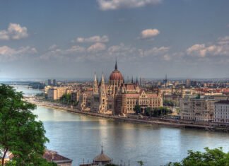 Direct flights from Berlin to Budapest, Hungary – only from 40 € roundtip!